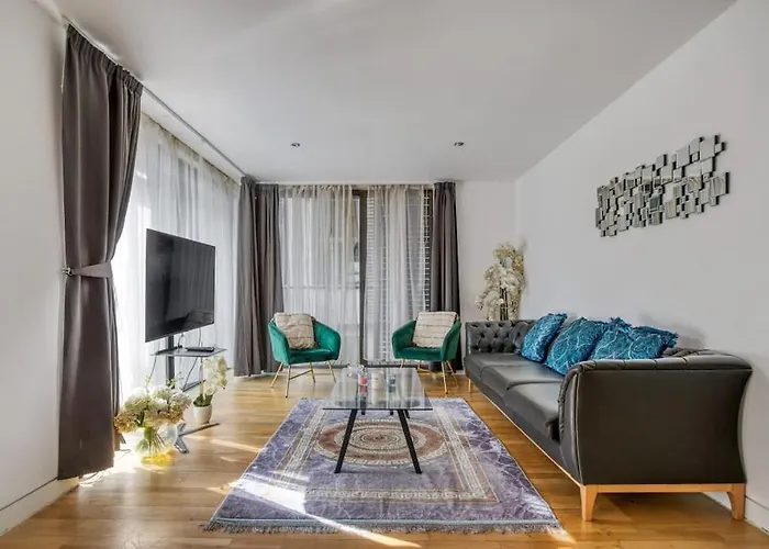3 Bdr & 2 Bathroom In Bond Street- Central London
