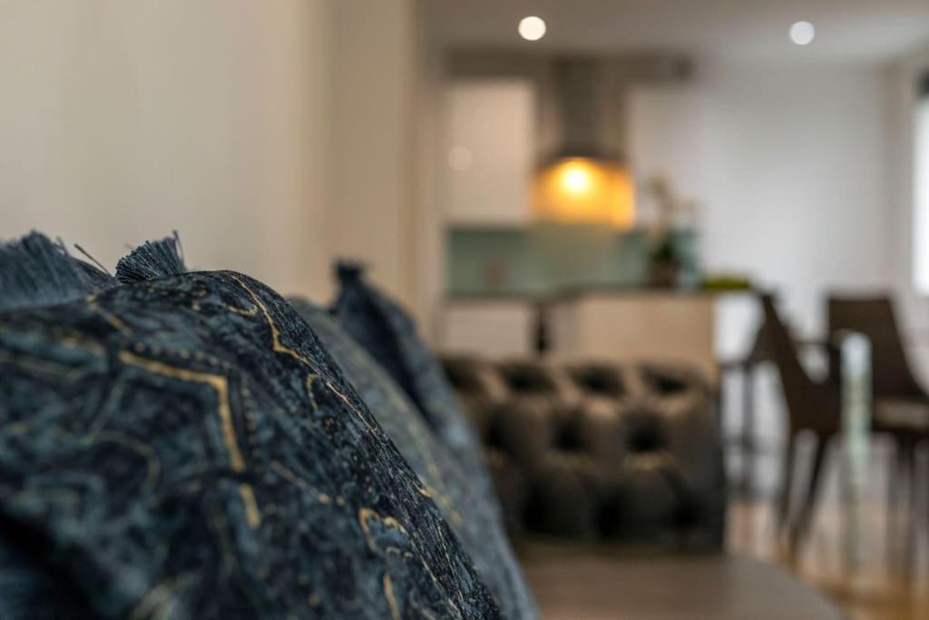 Appartamento 3 Bdr & 2 Bathroom In Bond Street- Central