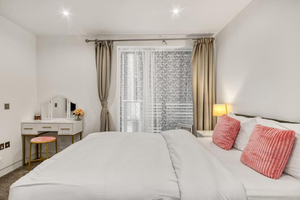 Appartamento 3 Bdr & 2 Bathroom In Bond Street- Central Londra