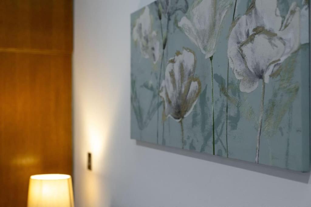 3 Bdr & 2 Bathroom In Bond Street- Central