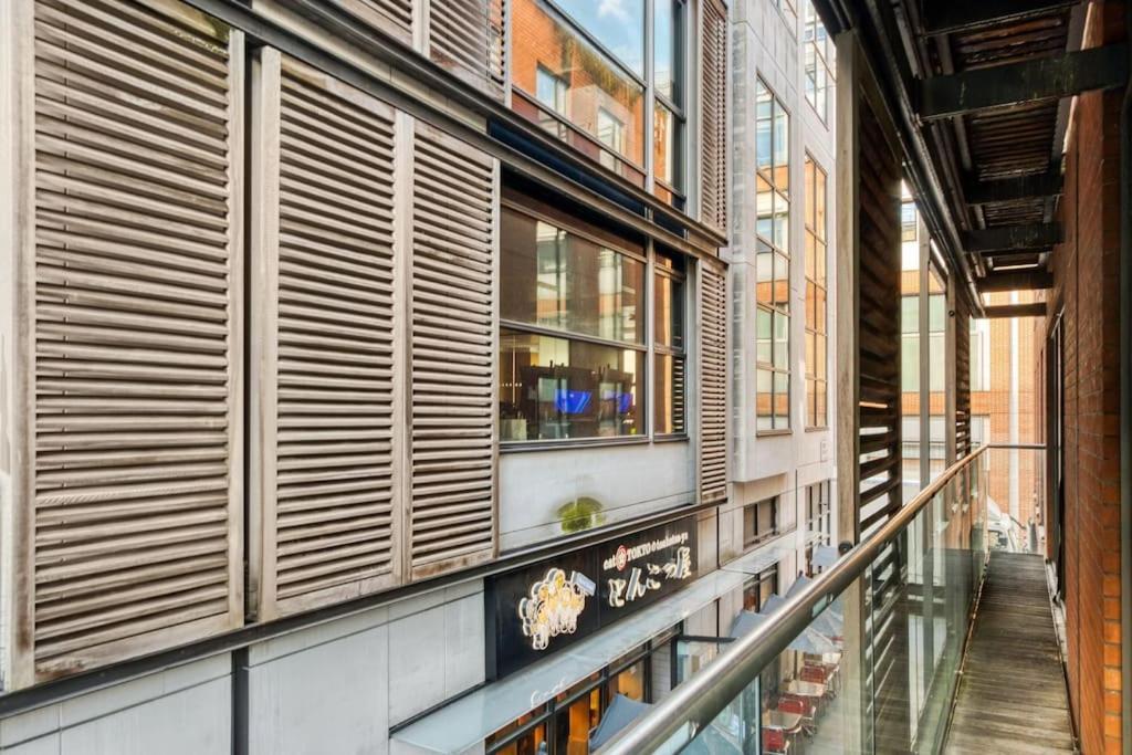 3 Bdr & 2 Bathroom In Bond Street- Central Londra