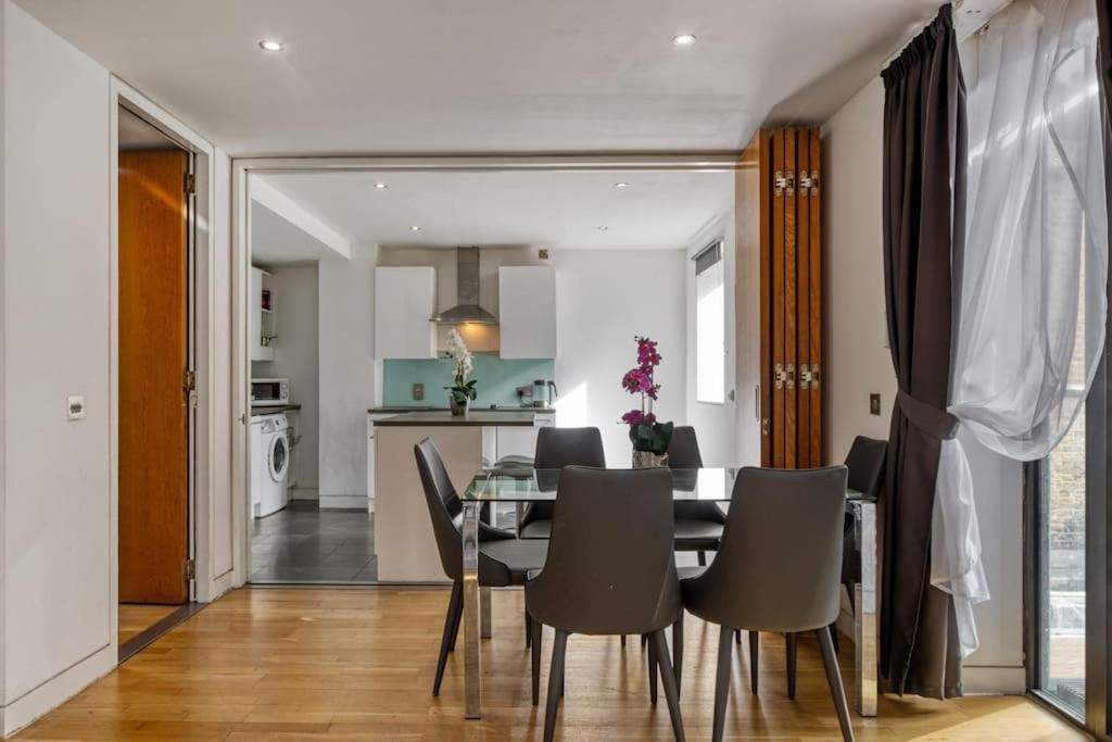 3 Bdr & 2 Bathroom In Bond Street- Central Londra
