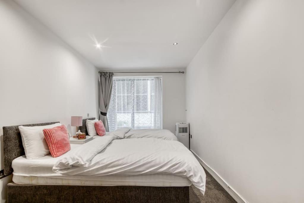Appartamento 3 Bdr & 2 Bathroom In Bond Street- Central